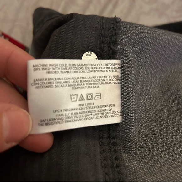 Gap NWT  Woman's  Corduroy Gray Shorts size 12 - Picture 8 of 8